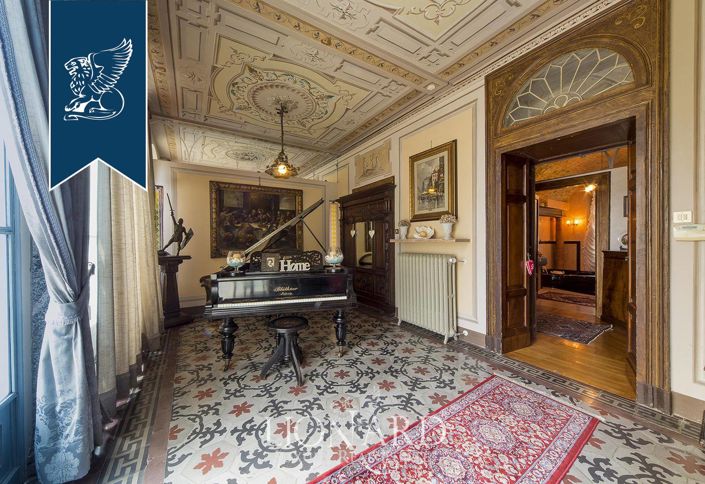 Image No.27-8 Bed Villa for sale