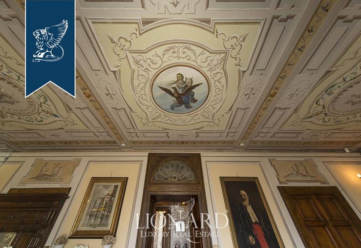 Image No.28-8 Bed Villa for sale