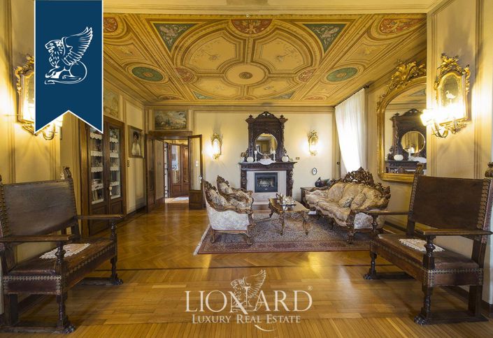 Image No.30-8 Bed Villa for sale