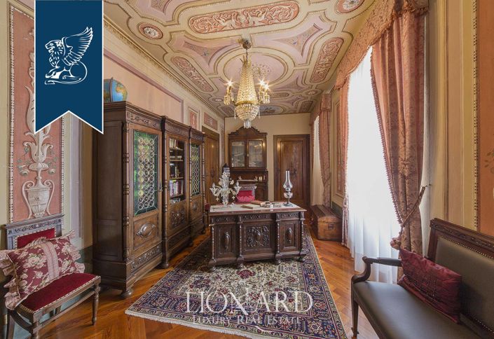 Image No.38-8 Bed Villa for sale