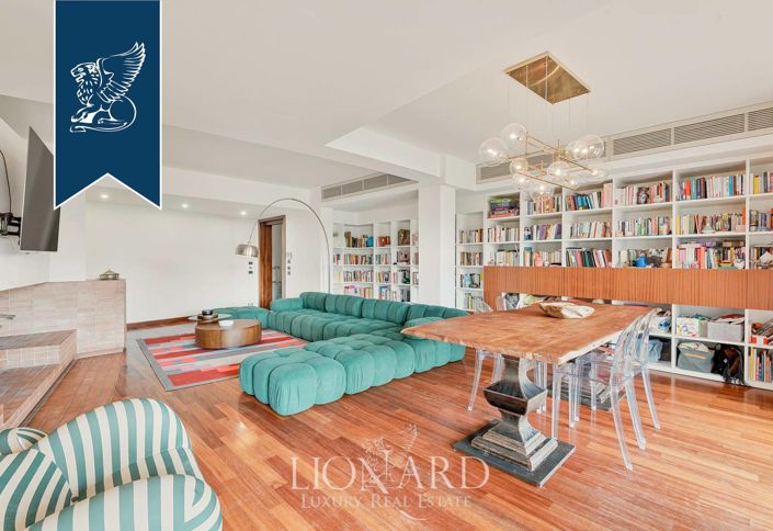 Image No.8-13 Bed Villa for sale