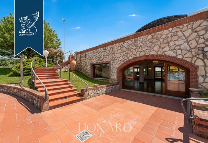 Image No.16-7 Bed Villa for sale