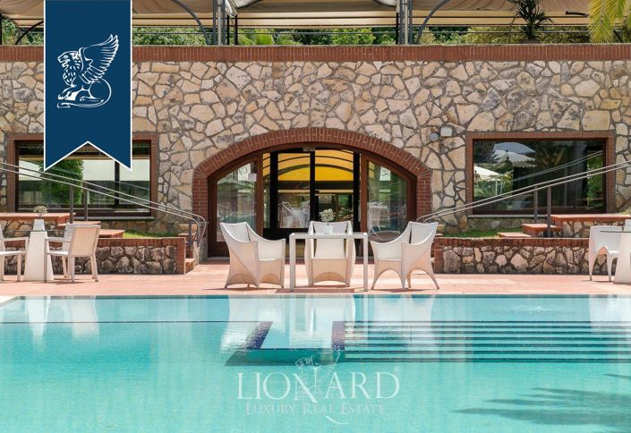 Image No.9-7 Bed Villa for sale