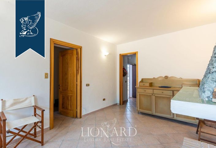 Image No.20-5 Bed Villa for sale