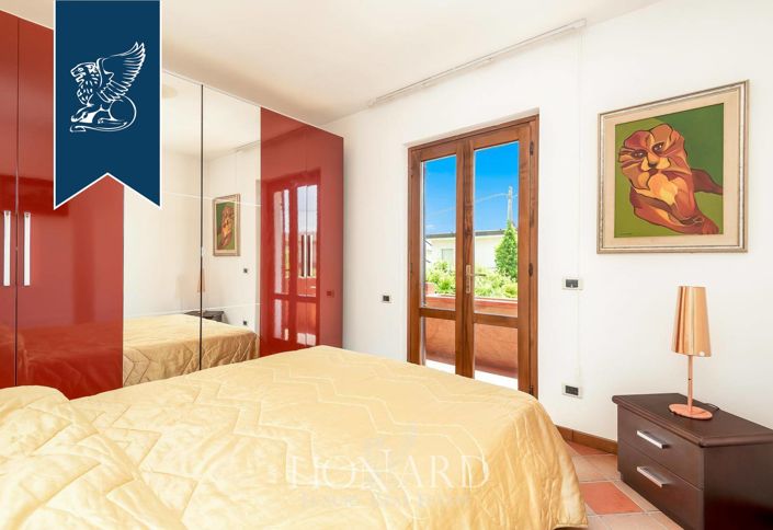 Image No.25-6 Bed Villa for sale