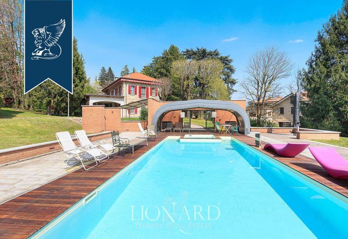 Image No.2-18 Bed Villa for sale