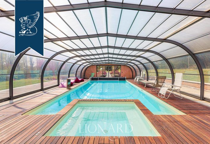 Image No.6-18 Bed Villa for sale