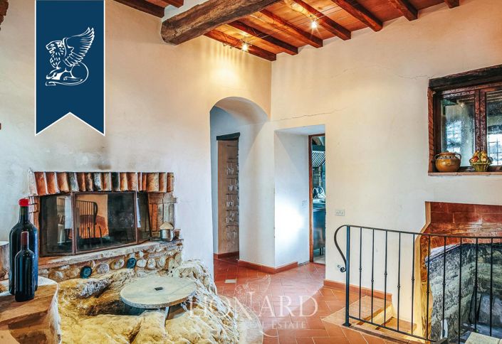 Image No.24-15 Bed Farmhouse for sale