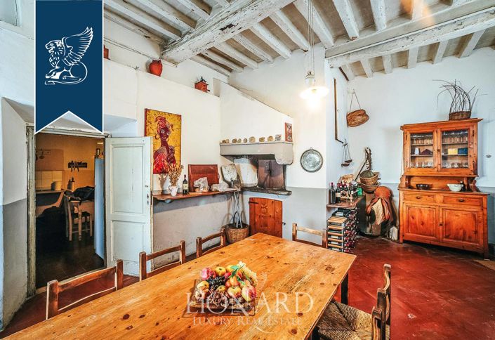 Image No.25-15 Bed Farmhouse for sale