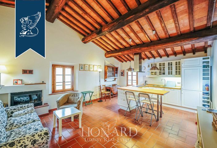 Image No.32-15 Bed Farmhouse for sale