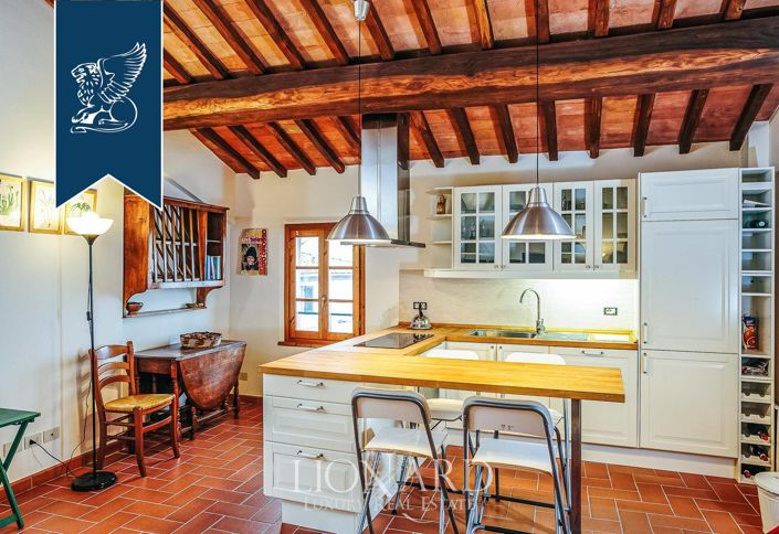 Image No.33-15 Bed Farmhouse for sale