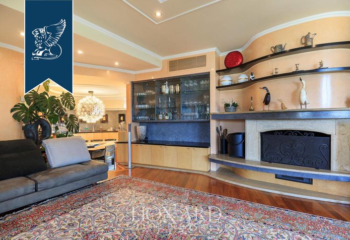 Image No.31-5 Bed Villa for sale