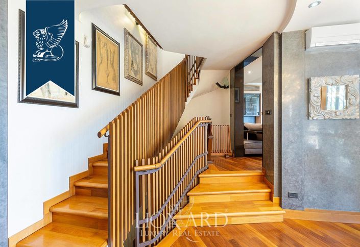 Image No.40-5 Bed Villa for sale