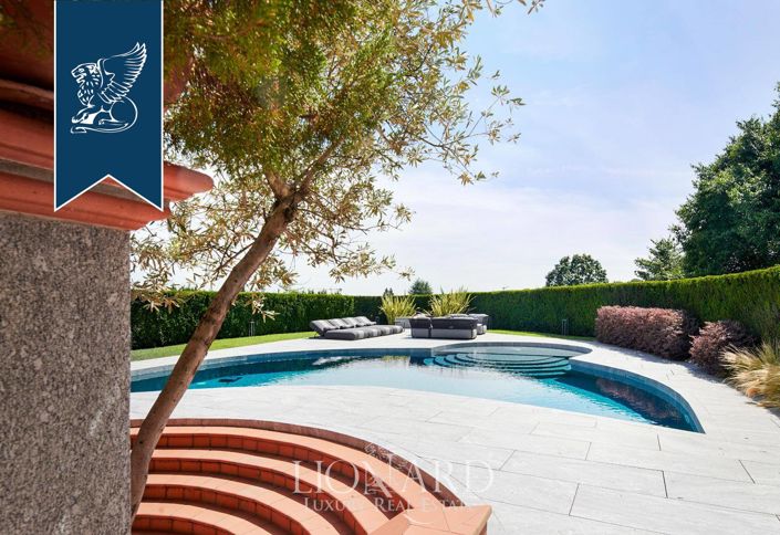 Image No.7-7 Bed Villa for sale