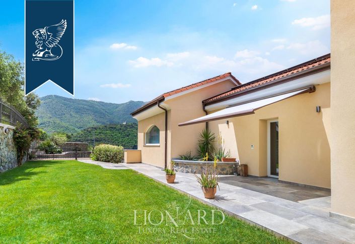 Image No.10-6 Bed Villa for sale