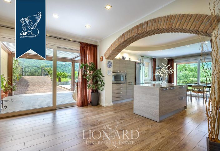 Image No.13-6 Bed Villa for sale