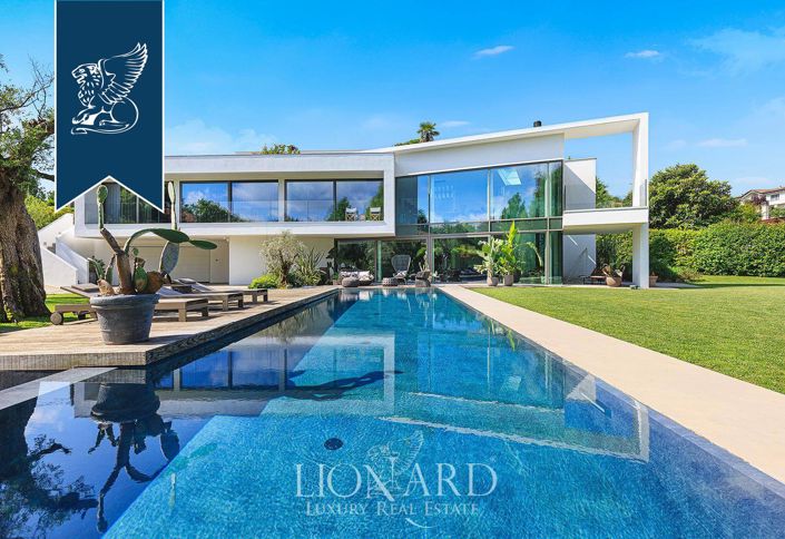 Image No.2-6 Bed Villa for sale