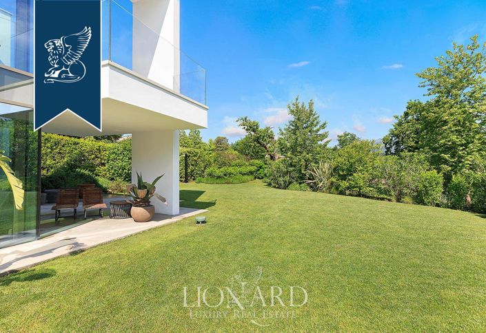 Image No.8-6 Bed Villa for sale