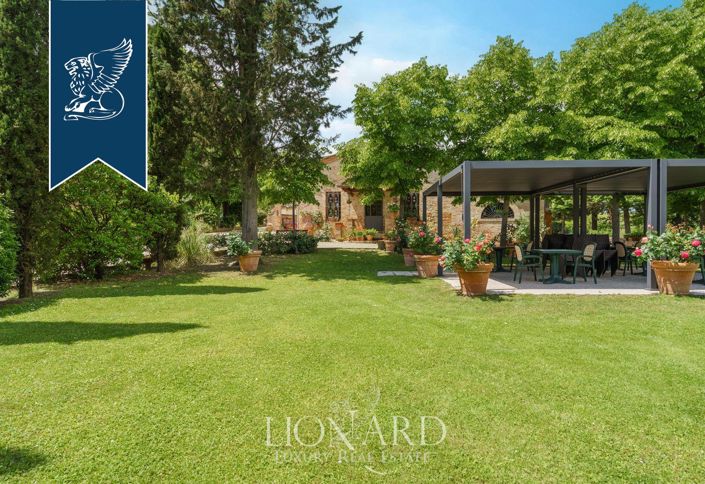 Image No.11-Ferme de 12 chambres à vendre à Asciano