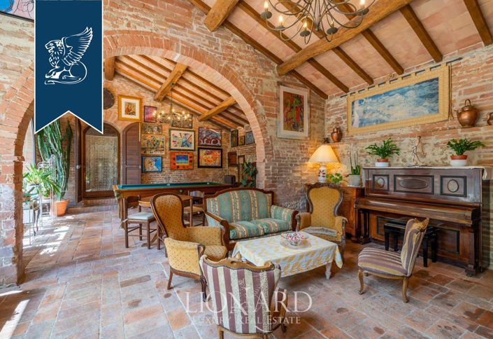 Image No.18-Ferme de 12 chambres à vendre à Asciano