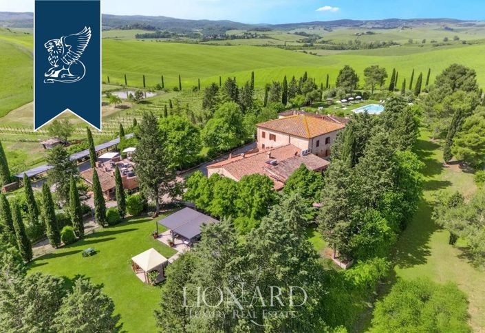 Image No.2-Ferme de 12 chambres à vendre à Asciano