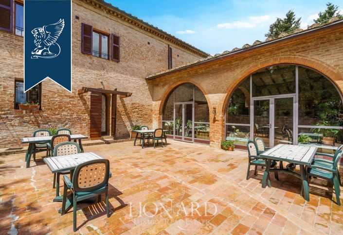 Image No.7-Ferme de 12 chambres à vendre à Asciano