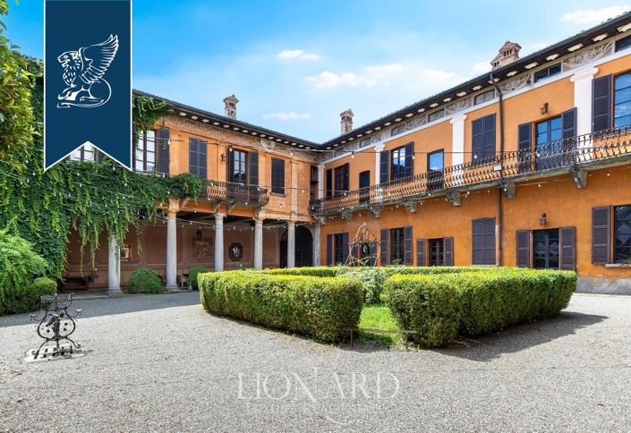 Image No.2-10 Bed Villa for sale