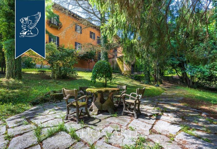 Image No.7-10 Bed Villa for sale