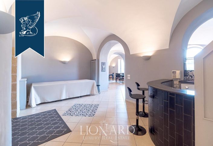 Image No.20-13 Bed Hotel for sale