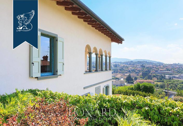 Image No.3-5 Bed Villa for sale