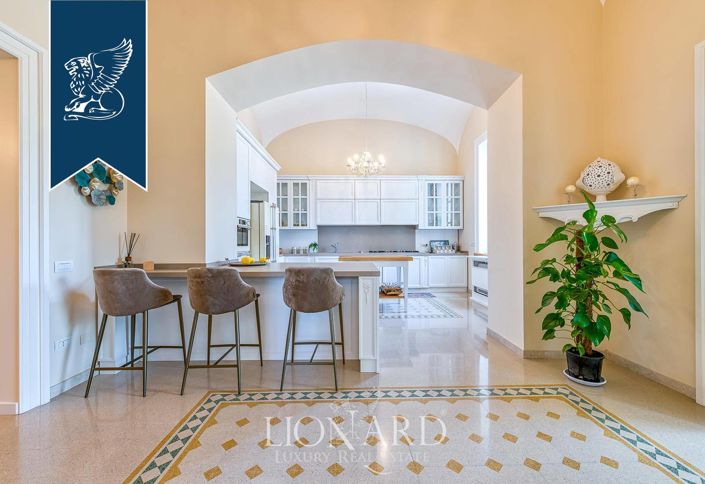 Image No.12-4 Bed Villa for sale