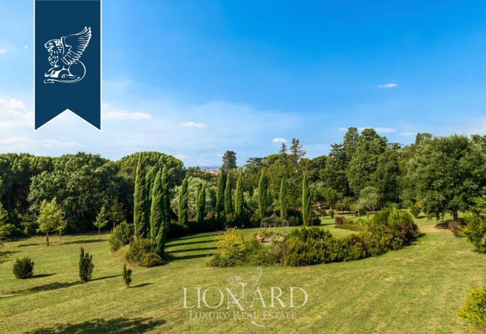 Image No.15-10 Bed Villa for sale