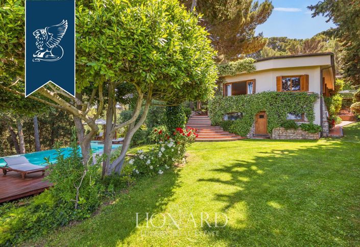 Image No.18-8 Bed Villa for sale