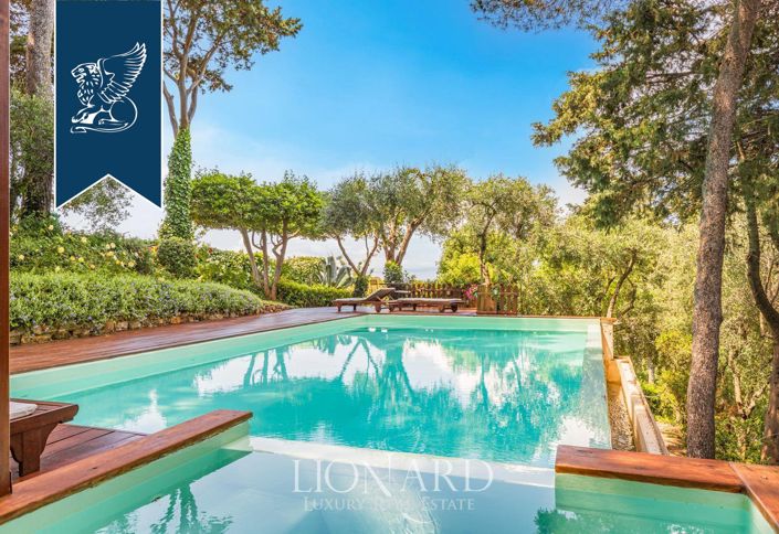 Image No.5-8 Bed Villa for sale