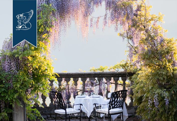 Image No.10-17 Bed Villa for sale