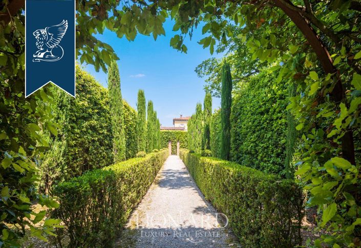 Image No.19-17 Bed Villa for sale