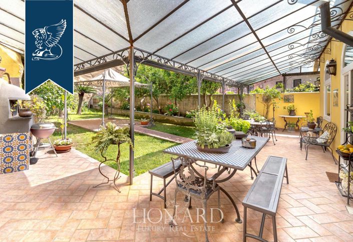 Image No.10-Villa de 4 chambres à vendre à Naples