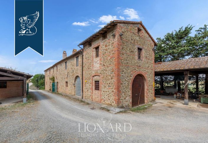 Image No.10-36 Bed Villa for sale