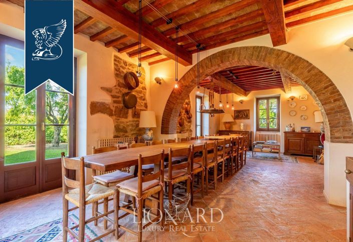 Image No.16-36 Bed Villa for sale