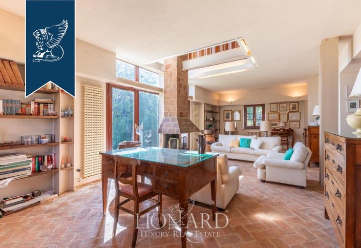 Image No.20-36 Bed Villa for sale