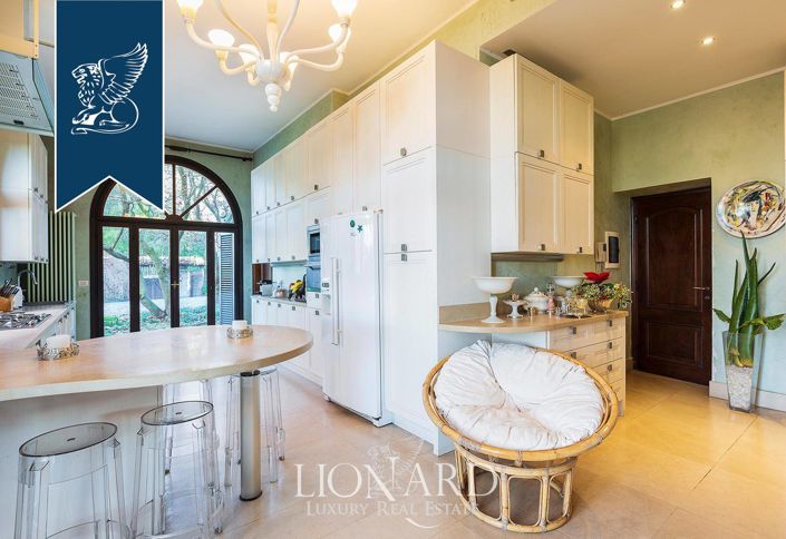 Image No.17-Villa de 9 chambres à vendre à Castelletto sopra Ticino