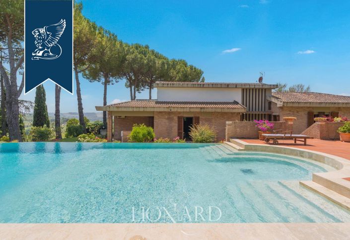 Image No.3-5 Bed Villa for sale