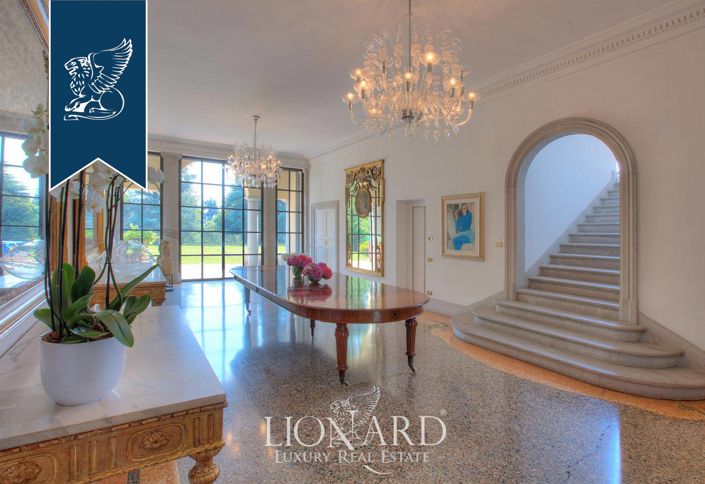 Image No.20-7 Bed Villa for sale