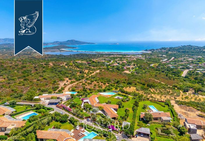 Image No.4-7 Bed Villa for sale