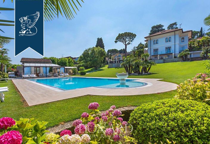 Image No.2-6 Bed Villa for sale