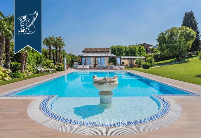 Image No.4-6 Bed Villa for sale