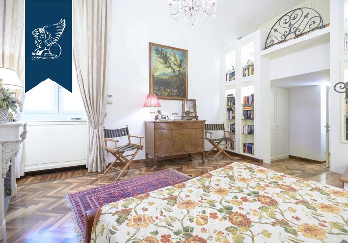 Image No.21-4 Bed Flat for sale