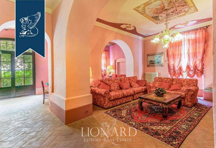 Image No.12-19 Bed Villa for sale