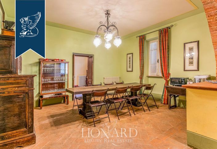 Image No.15-19 Bed Villa for sale