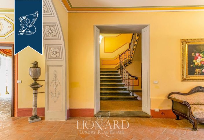 Image No.17-19 Bed Villa for sale